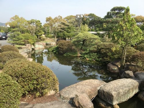 校内の日本庭園